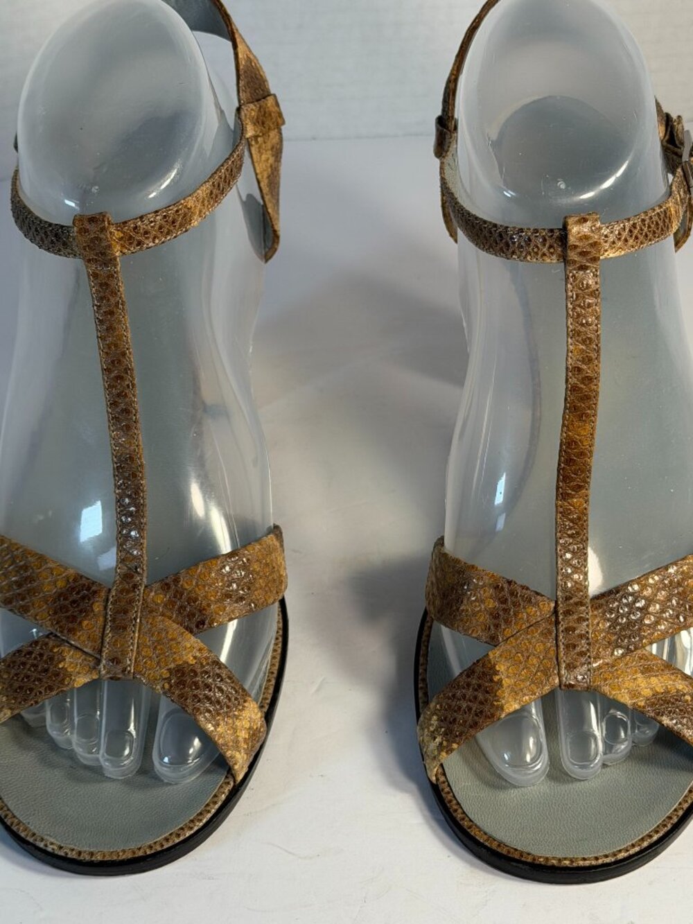 Gucci Sandals size 9B - Picture 7 of 16
